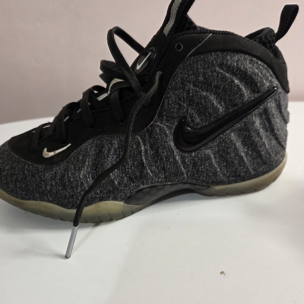 Nike Little Boys size 2Y Little Posite wool fleece GS sneakers foamposite
